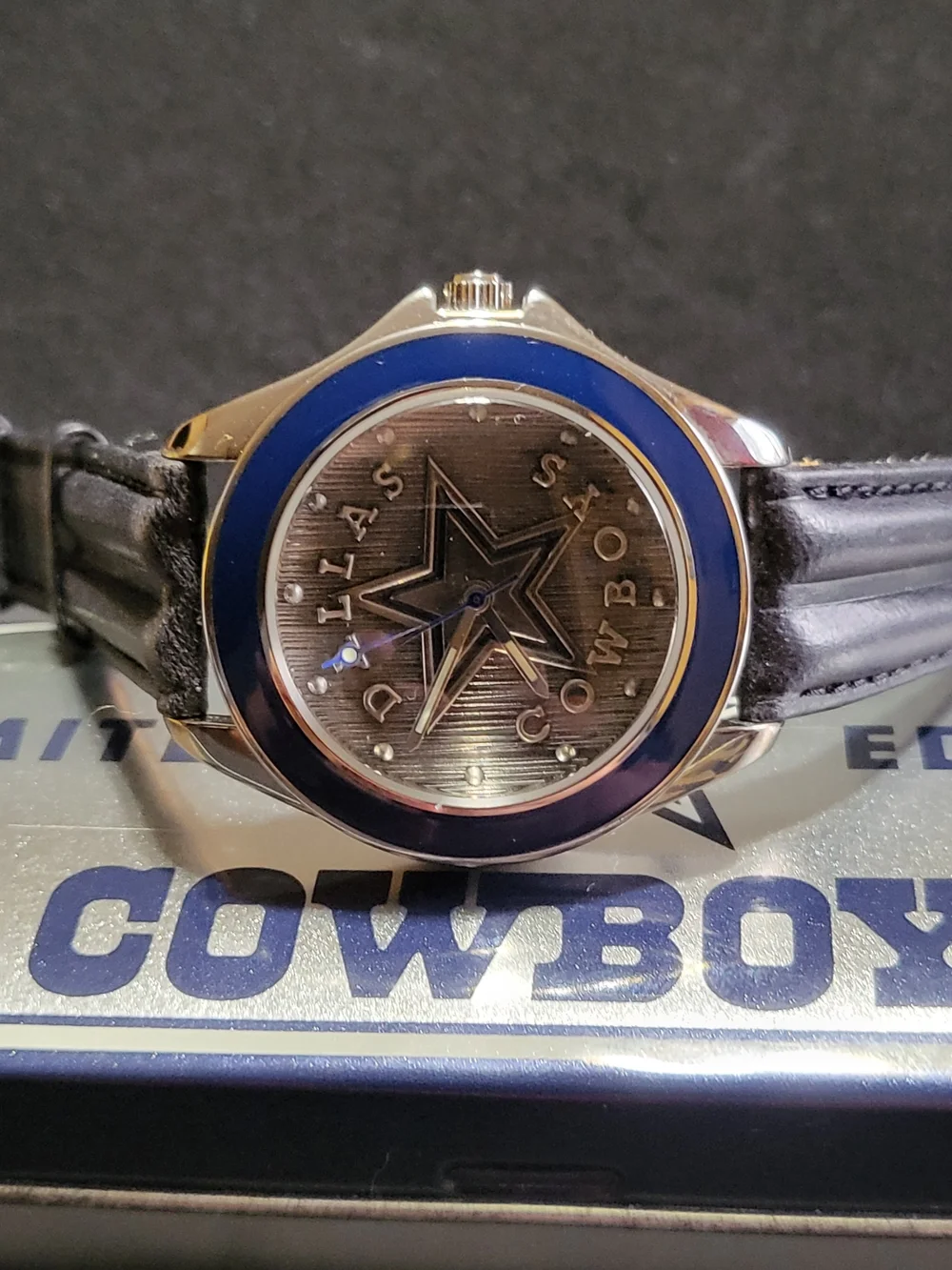 FOSSIL - Vintage Dallas Cowboys Limited Edition NFL Watch - Blue & Silver